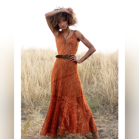 Elegant Lacy Maxi - Picture 8 of 8